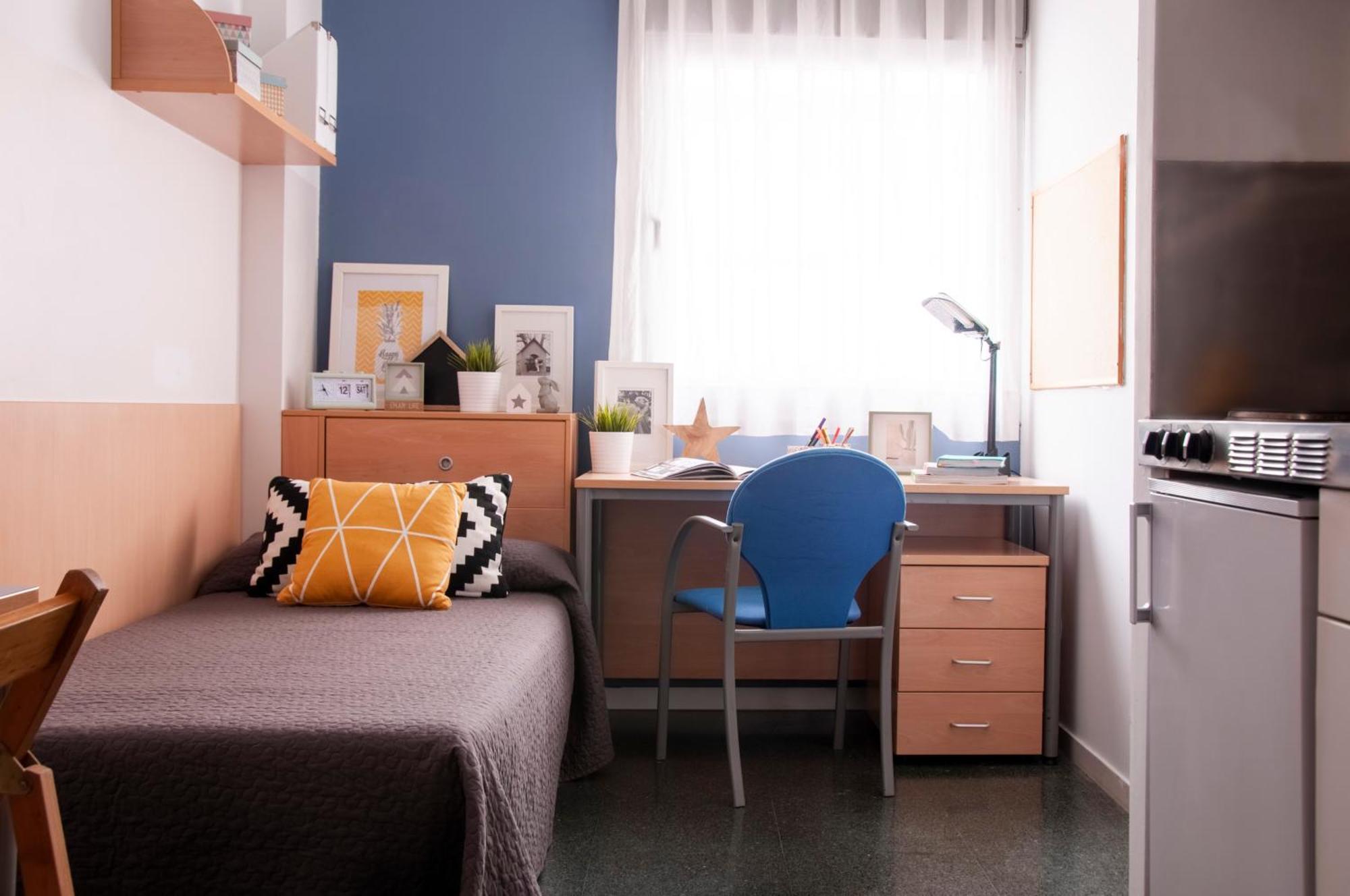 Residencia Resa Tomas Alfaro Fournier *